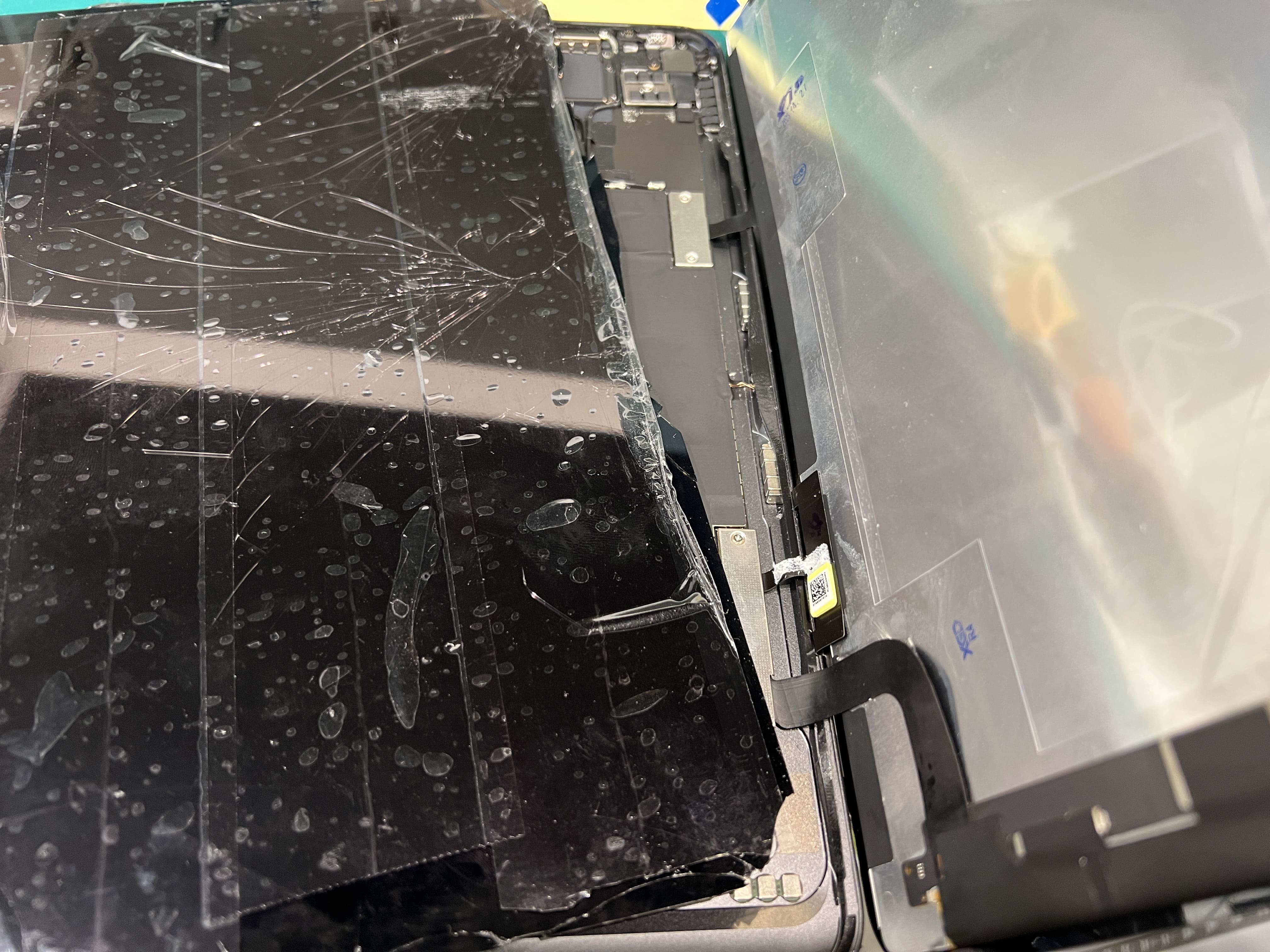 iPad Air5（アイパッド）画面交換修理！取り寄せ後120分で綺麗に復旧しました【スマホ修理工房ペリエ千葉店】